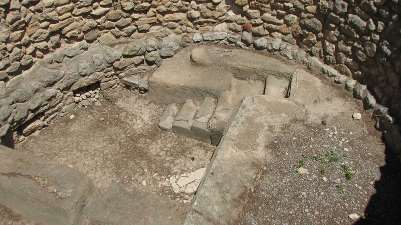 A 6000-year old house (Knossos palace, Crete)